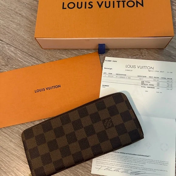 Louis Vuitton Red and Gold Zipper Wallet - Picture 5 of 5